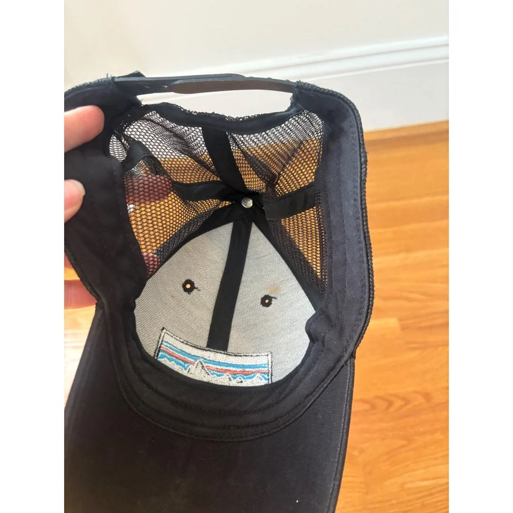 Patagonia P-6 Logo Trucker Hat Black Mesh Snapback Cap 38289